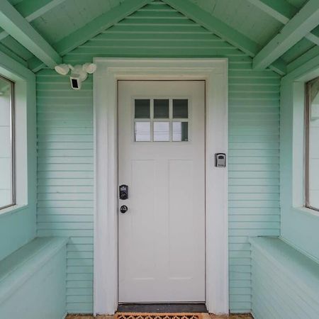 #Stayinmydistrict Coos Bay Cypress Cottage Exterior photo